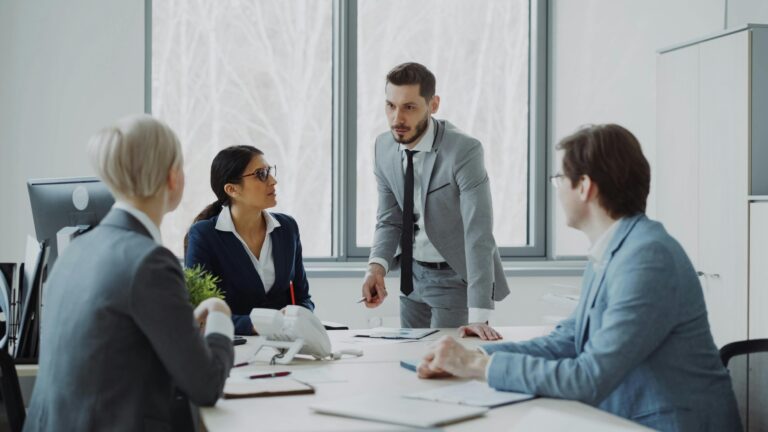Best Online Business Ideas for Beginners with Low Investment